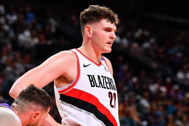 乐鱼体育平台-拓记：克林根低位技术差&amp;amp;弹跳力不够 挡拆顺下时难以得分