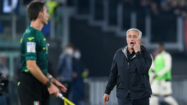 乐鱼体育-穆里尼奥：评裁判就会停赛 中卫：房子大点球遭漏判